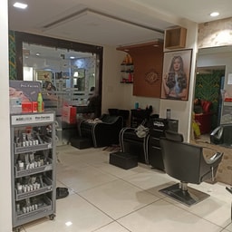 Rashmi's beauty salon and make-up studio