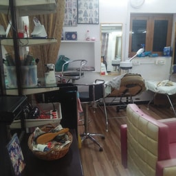 Lakshmi Beauty Parlour