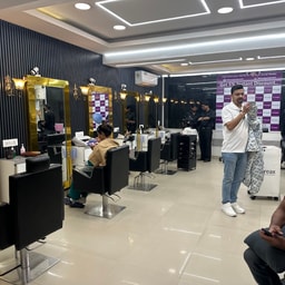 B Lounge Salon