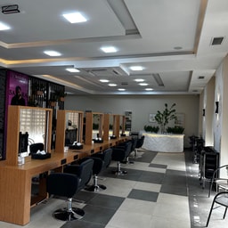 Saxara Salon
