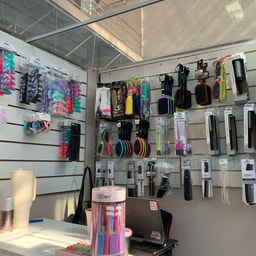 Salon Essentials - Cosmeticos y mas