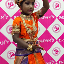 Dhanushri Beauty Parlour