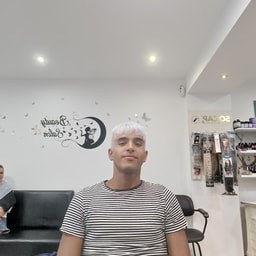 Peluquería María y Estética