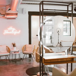 Hour Rose Salon