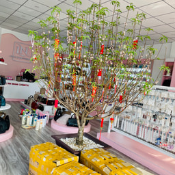Linh Nham Cosmetic Chi Nhanh 2