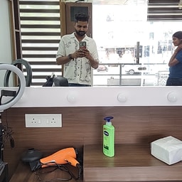 ROSABLLA UNISEX FAMILY SALON AND MAKEUP STUDIO