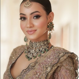 HB Makeovers Luxury Unisex Salon