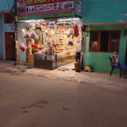 Royal cosmetic and bangle store
