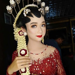 Fitri Make Up dan Salon