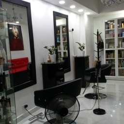 D' Saira Beauty Salon