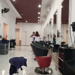Young-Fa Salon Mojokerto