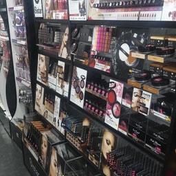 Beautiful Mind(Clinton Beauty Aid)