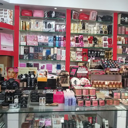 Al-Thawq Al-Rafee Perfumes