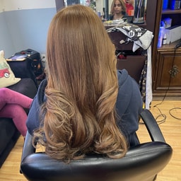 By Lennyn Dominican Beauty Salon