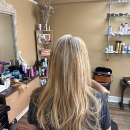 Palmyra's Hair & Day Spa