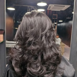 THE BLACK CHAIR UNISEX SALON & ACADEMY KARIMNAGAR