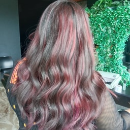 Là Doutzen Unisex Hair & Beauty Lounge