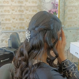 Lavish Spa & Saloon