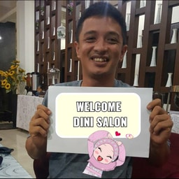 Dini Salon dan Make Up Artis