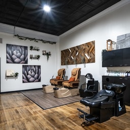 GreenRoom Salon & Spa