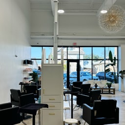 Saint Blonde Salon