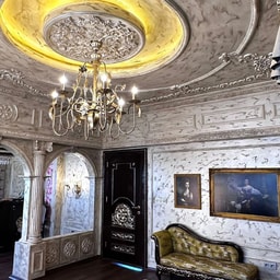 Izellik Makeup House