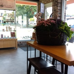 Metamorphosis Salon & Spa