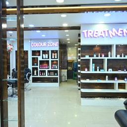Aleem & Varsha's Makeovers Luxury Salon