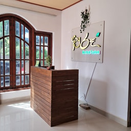 Ayuroo Herbal Salon Negombo