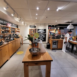 Lush Cosmetics Harbor East