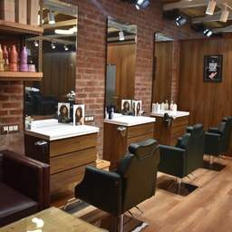 T-Shear Hair & Makeup Studio