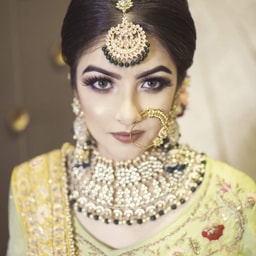 Colour Lounge Ranjit Avn Luxe Salon