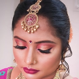 Abhithi Salon and Makeup Studio