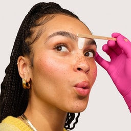 Benefit BrowBar Bar à Sourcils - Montpellier Odysseum