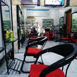 Maya Salon
