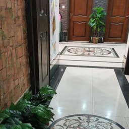 Candle Ladies Beauty Saloon