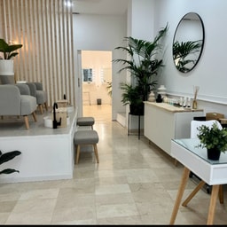 Hauss Makeup & Beauty