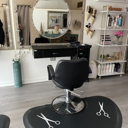 Mosar Beauty Bar