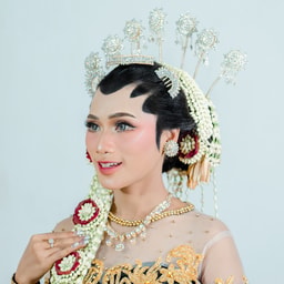 Brokoliil Hair & Makeup Studio