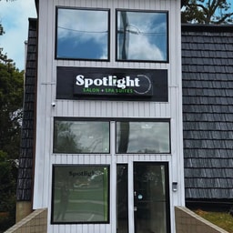 Spotlight Salon + Spa Suites