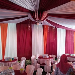 TRATAG DAN GRIYA RIAS PENGANTIN NENI PADAMARA