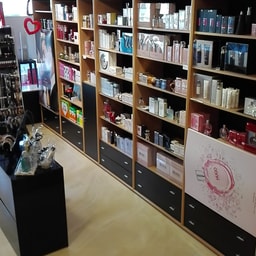 Schoonheidssalon Parfumerie Carola