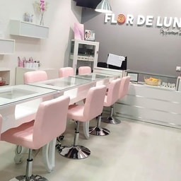 Flor de Luna, Centro de Bronceado y Estetica Integral by Carmen Diana