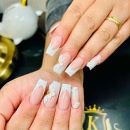 King Nails & Lashes