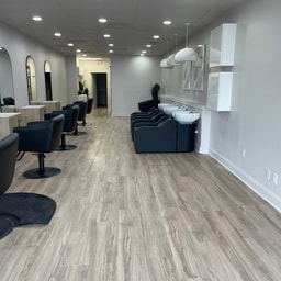 De’Franco Salon