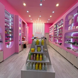 Dream On Cosmetics - Plaza Central