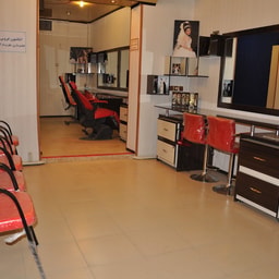 Amoozeshgah va Salon Zibaei Fari Mah