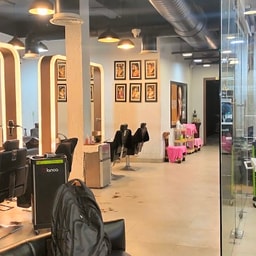 Dona's Hair Studio and Beauty Clinic