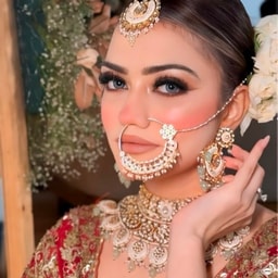 Areena Beauty Looks