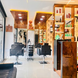 Mr.Cut Salon Family Makeover Vaikom
